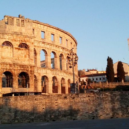 Studio In Pula Center Exterior foto